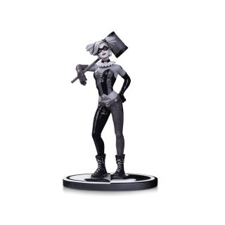 Batman Black & White Harley Quinn Statue By Bermejo (FEB160284)